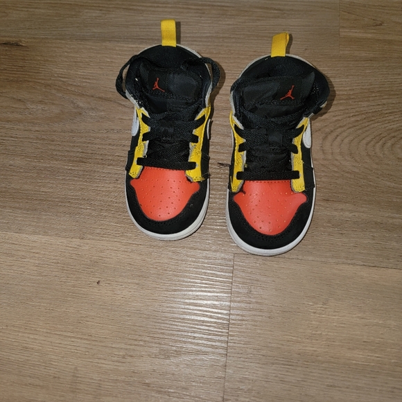 Nike Air Jordan 1 Retro Mid SE Amarillo Team Orange Toddler - Picture 2 of 3